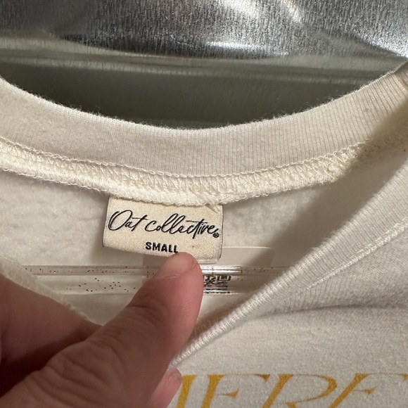 Here comes the sun sweatshirt woman’s size small - Picture 3 of 4